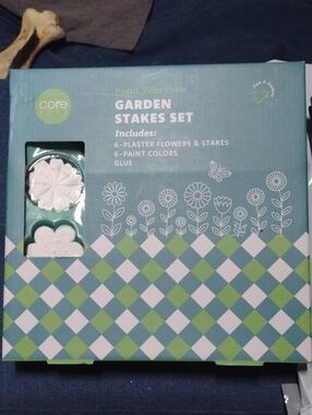 Core Garden Stakes Set - White Paint-Your-Own Flower Stakes